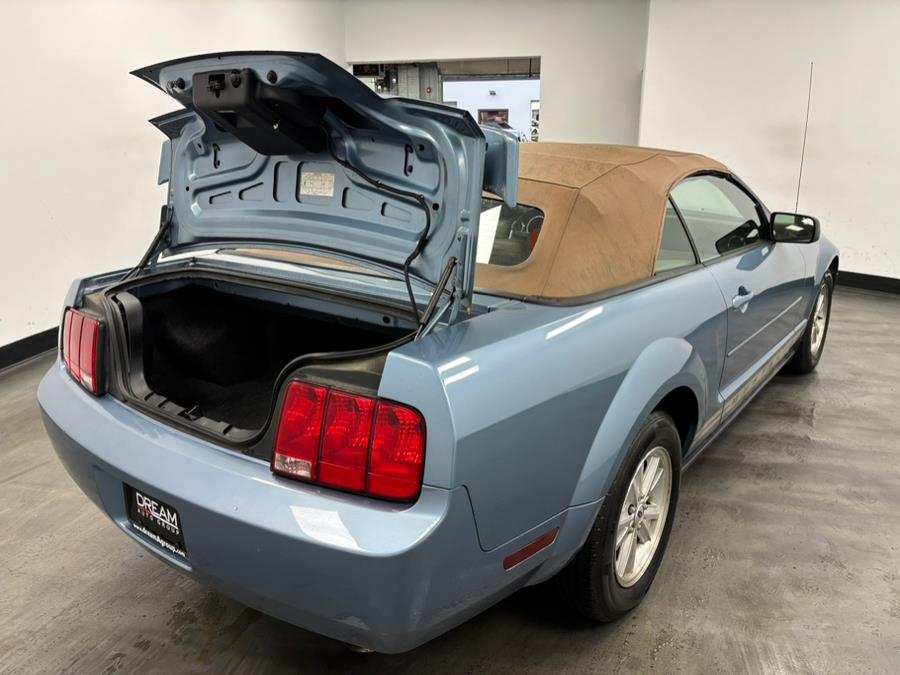 2006 Ford Mustang V6 Standard photo