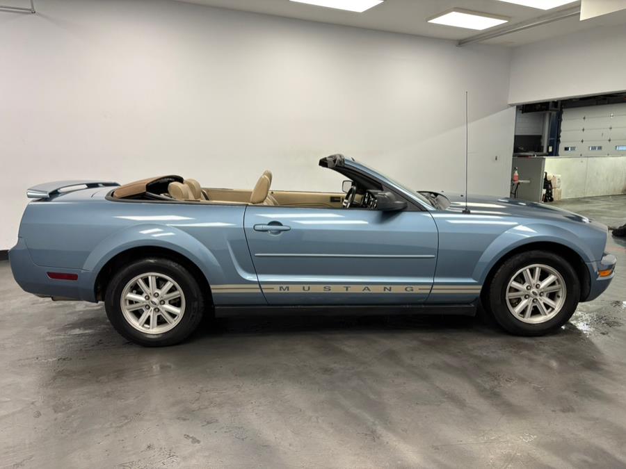 2006 Ford Mustang V6 Standard photo