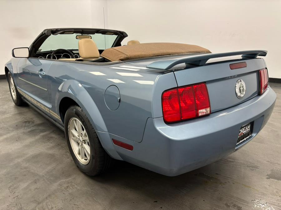 2006 Ford Mustang V6 Standard photo