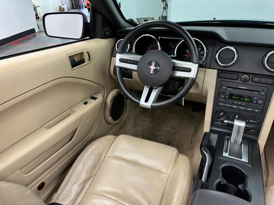 2006 Ford Mustang V6 Standard photo