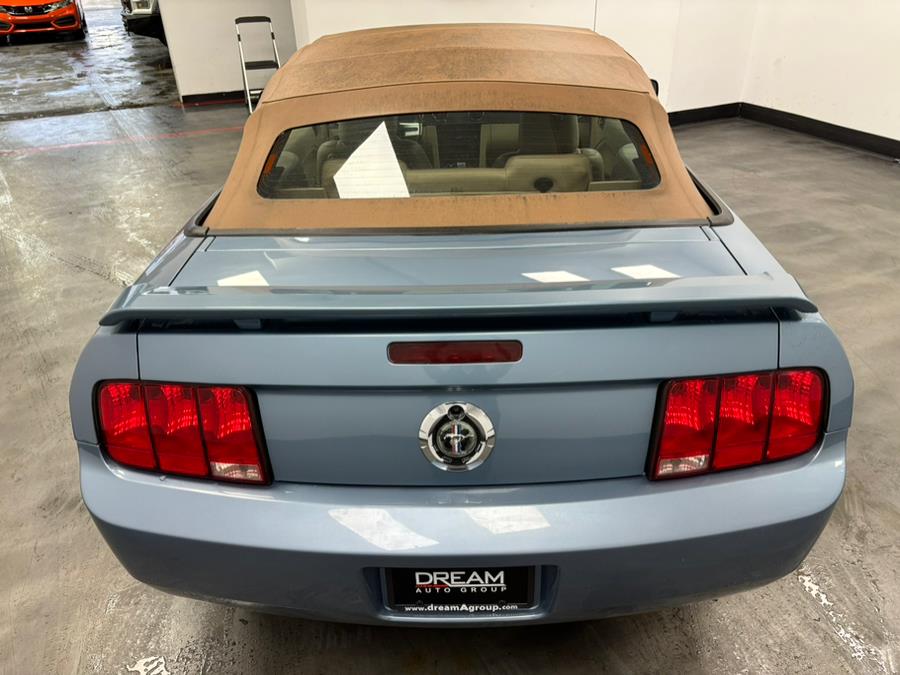 2006 Ford Mustang V6 Standard photo