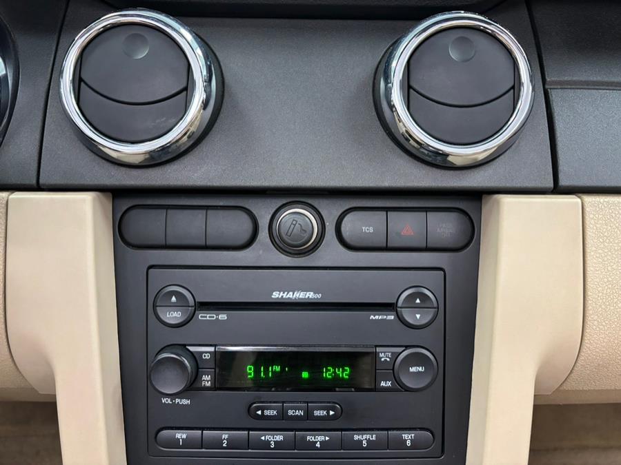 2006 Ford Mustang V6 Standard photo