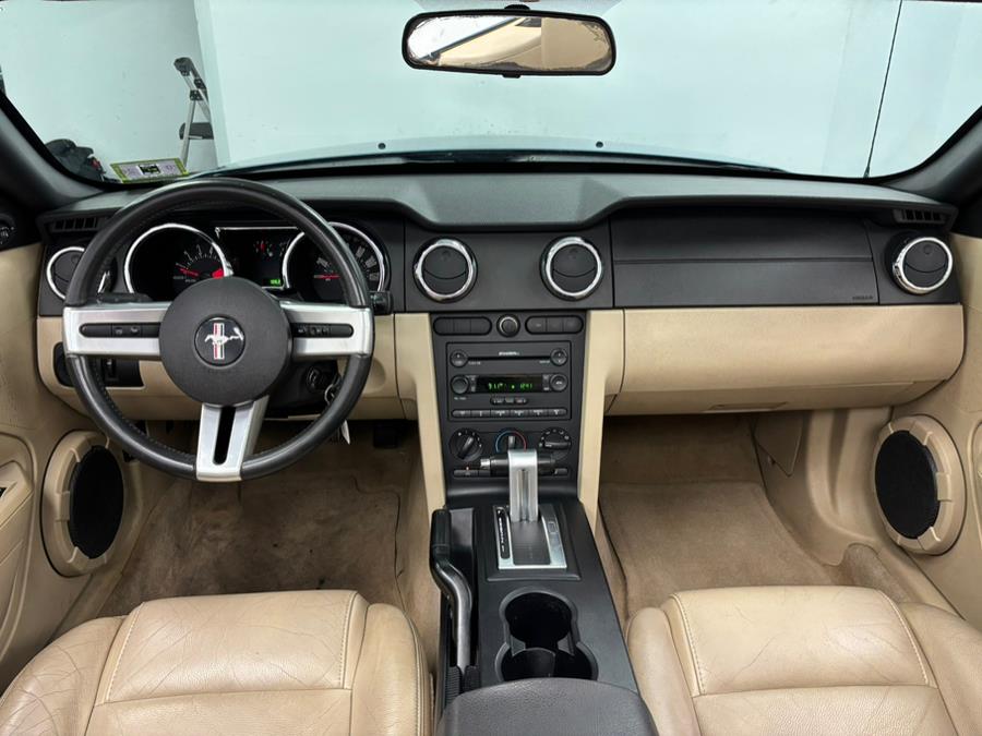 2006 Ford Mustang V6 Standard photo