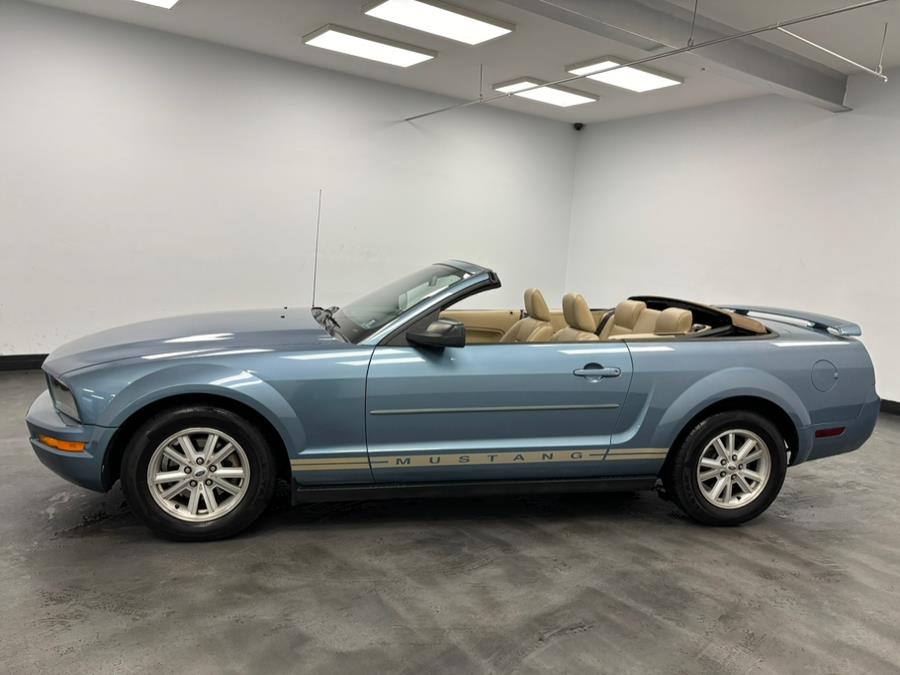 2006 Ford Mustang V6 Standard photo