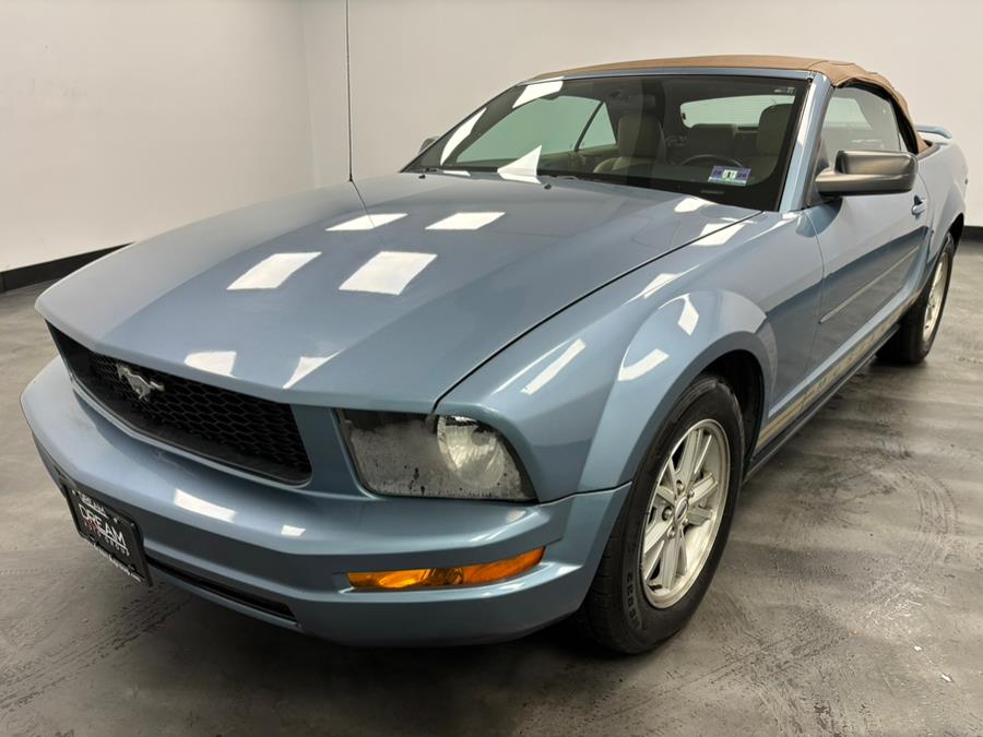 2006 Ford Mustang V6 Standard photo