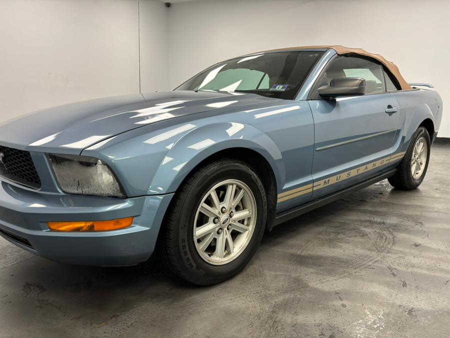 2006 Ford Mustang V6 Standard photo