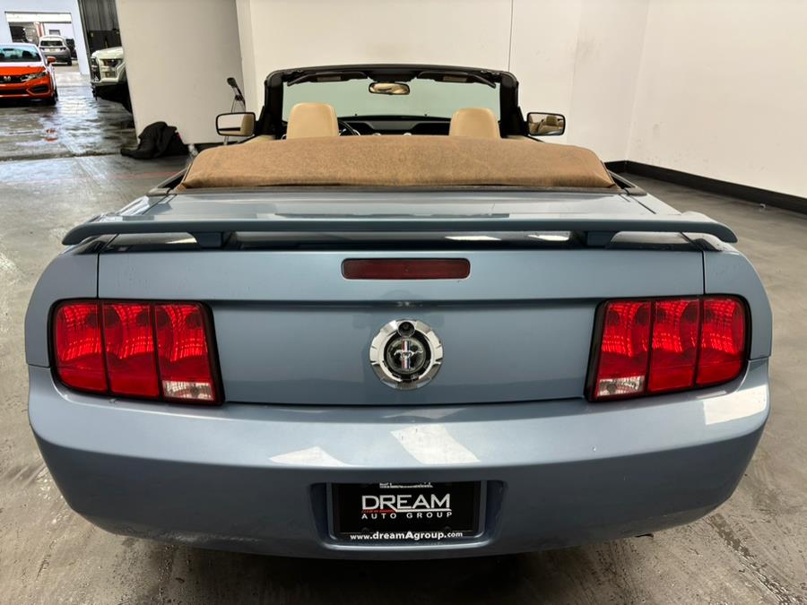 2006 Ford Mustang V6 Standard photo