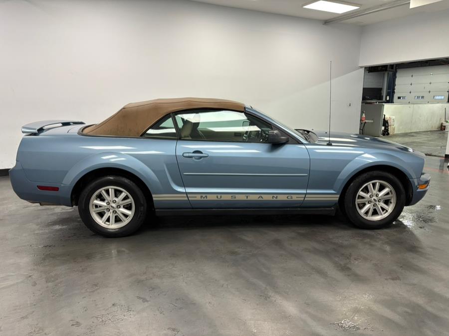 2006 Ford Mustang V6 Standard photo