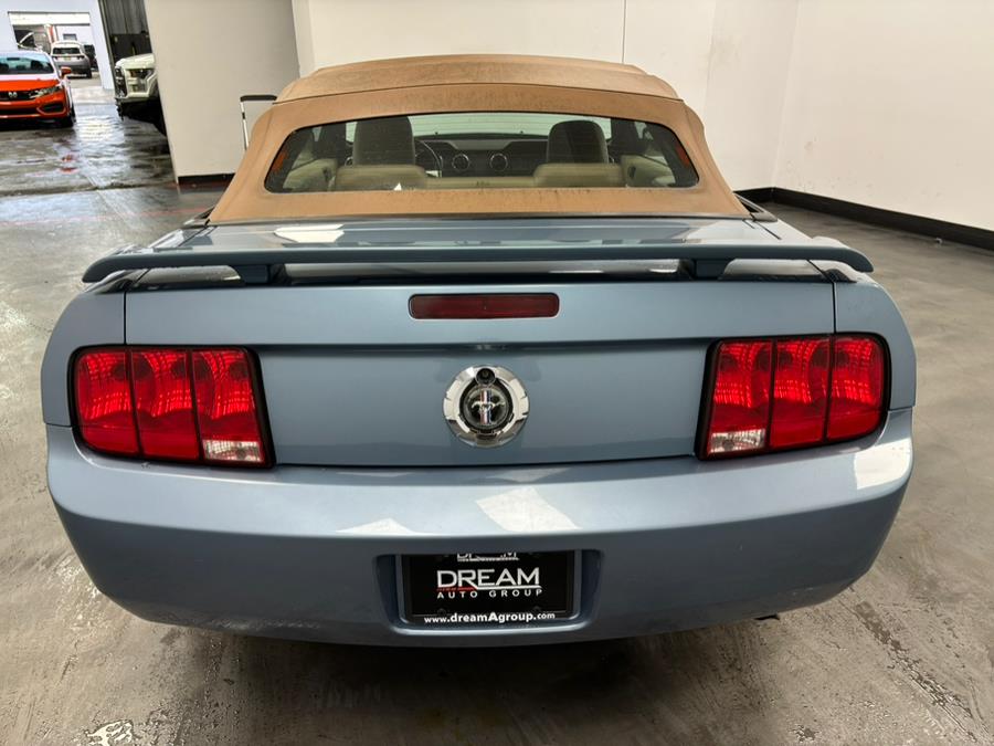 2006 Ford Mustang V6 Standard photo