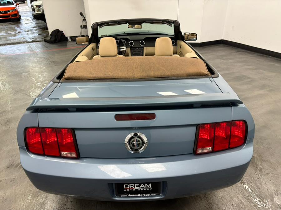 2006 Ford Mustang V6 Standard photo