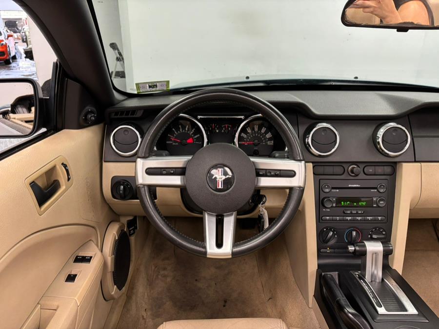 2006 Ford Mustang V6 Standard photo