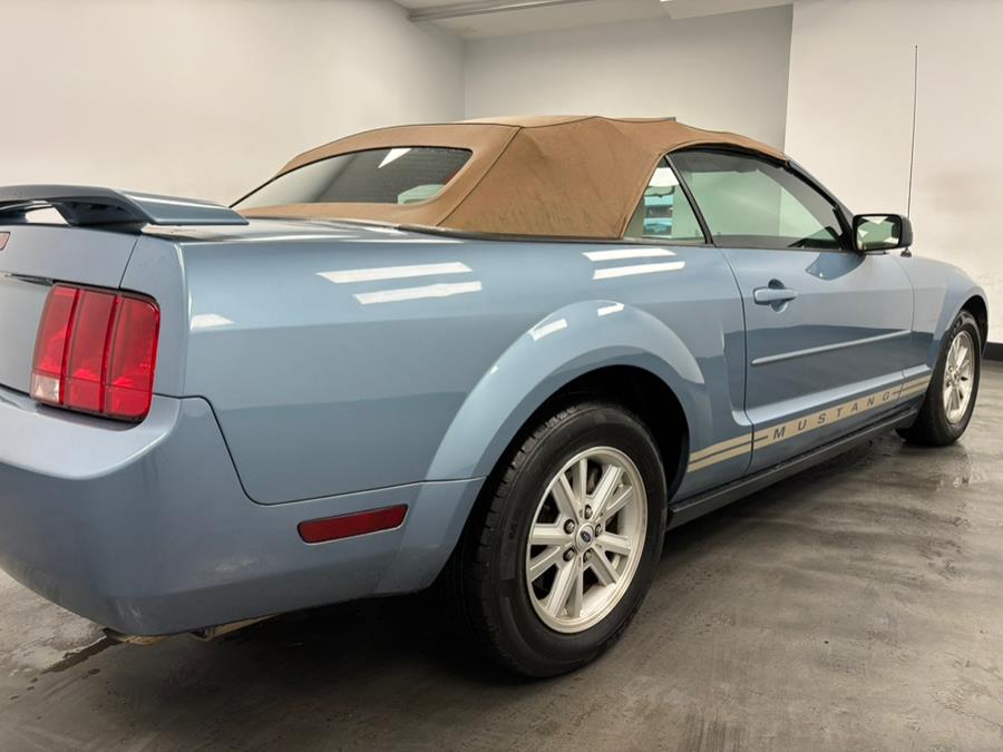 2006 Ford Mustang V6 Standard photo