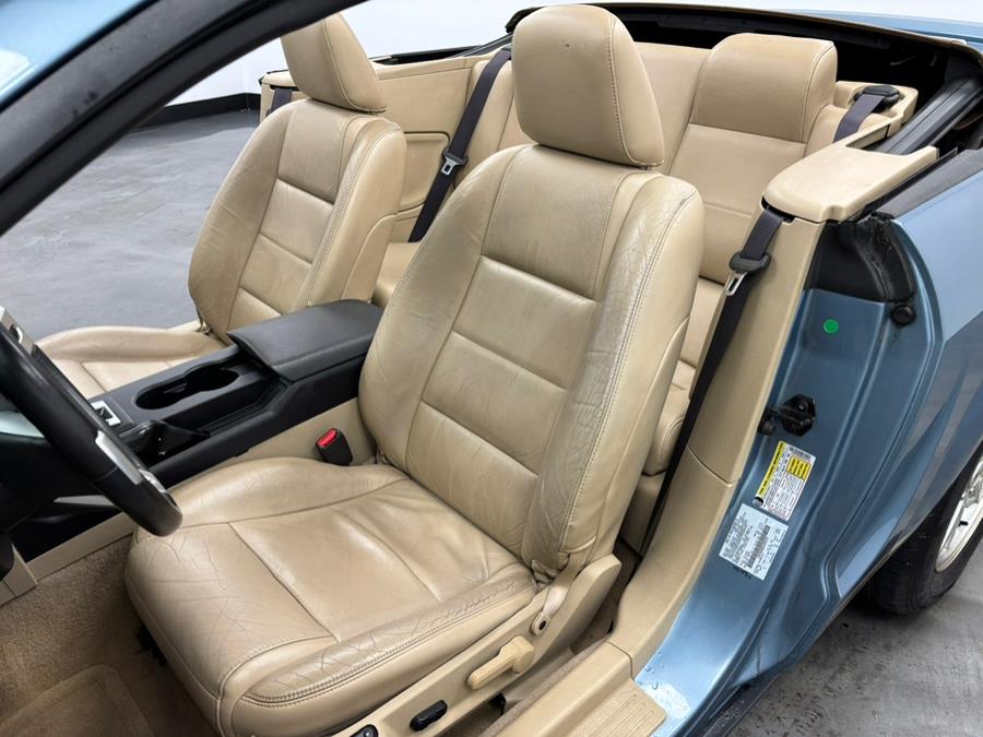 2006 Ford Mustang V6 Standard photo