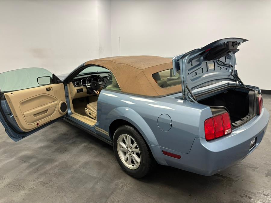 2006 Ford Mustang V6 Standard photo