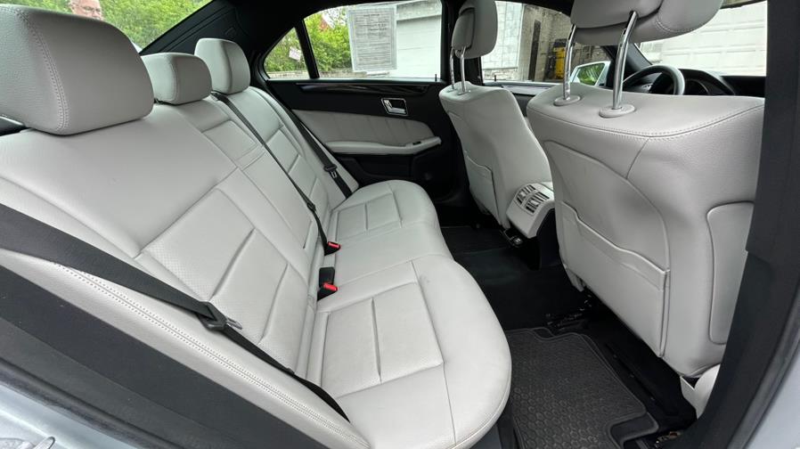 2011 Mercedes-Benz E-Class E350 4MATIC Luxury photo