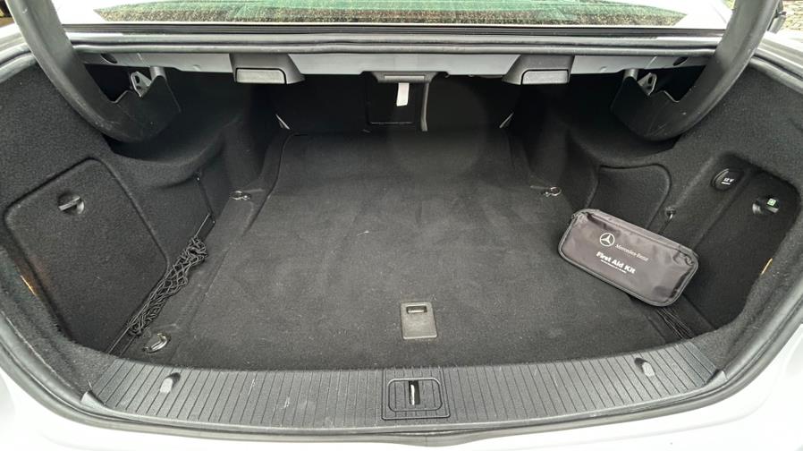 2011 Mercedes-Benz E-Class E350 4MATIC Luxury photo