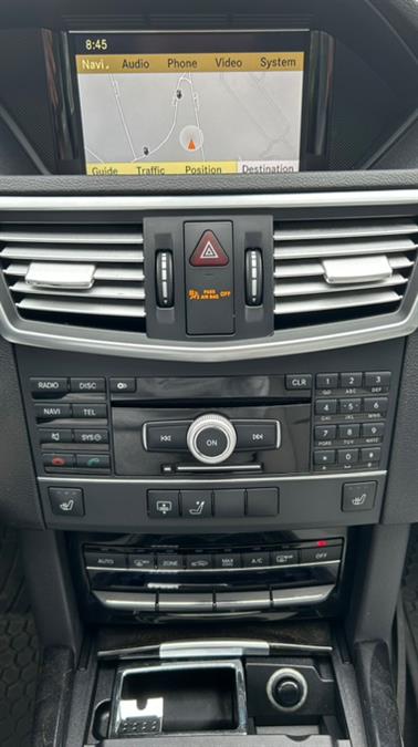 2011 Mercedes-Benz E-Class E350 4MATIC Luxury photo