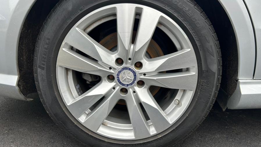 2011 Mercedes-Benz E-Class E350 4MATIC Luxury photo