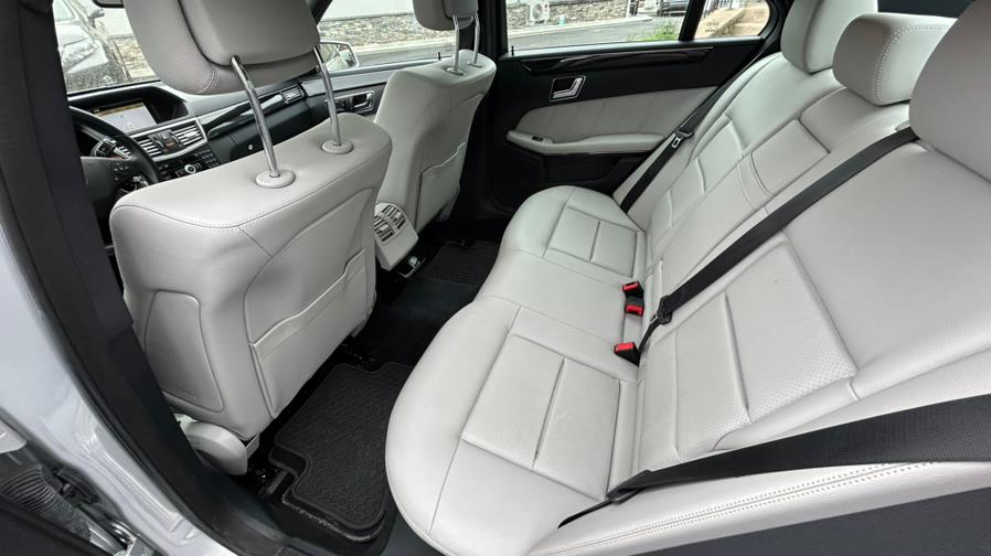 2011 Mercedes-Benz E-Class E350 4MATIC Luxury photo