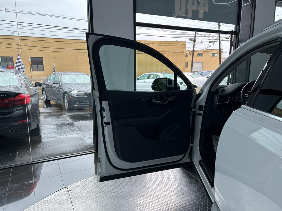 2019 Audi Q7 Premium Plus 55 TFSI quattro photo