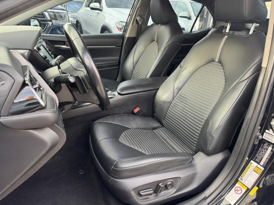 2019 Toyota Camry SE Auto (Natl) photo