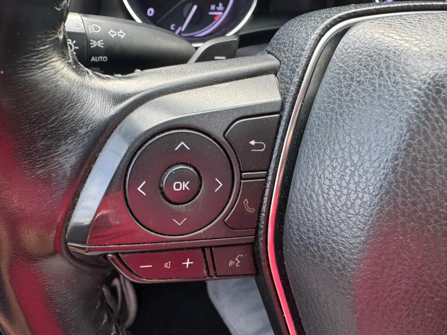 2019 Toyota Camry SE Auto (Natl) photo