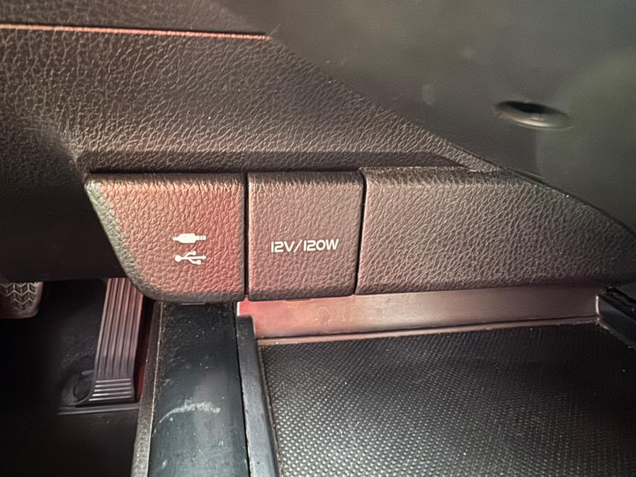 2019 Toyota Camry SE Auto (Natl) photo