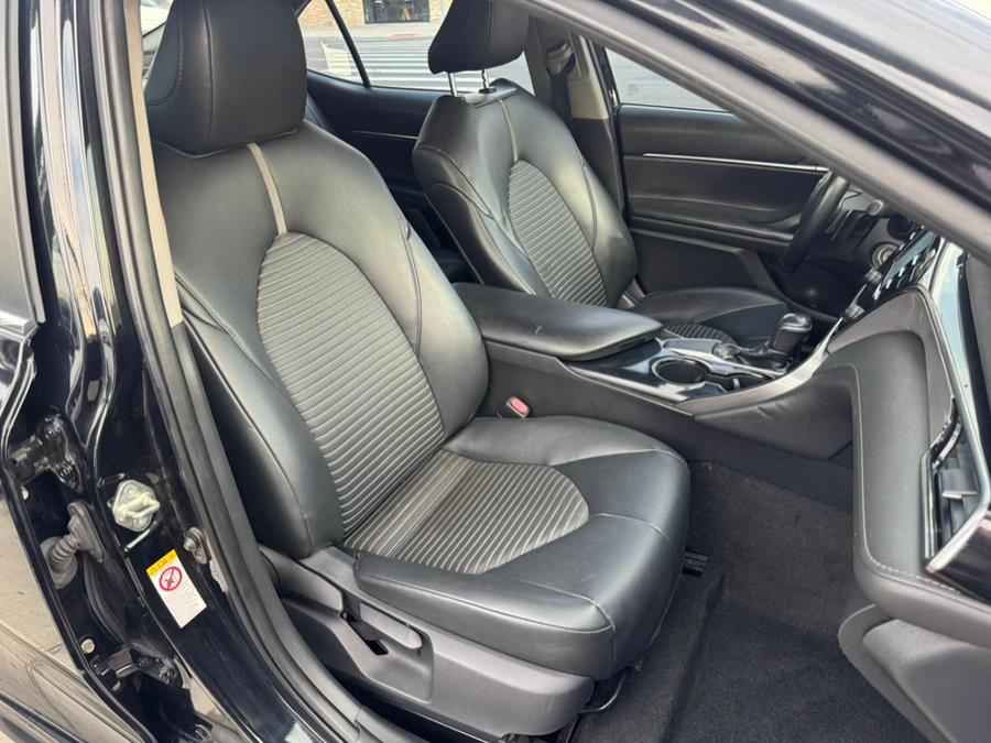 2019 Toyota Camry SE Auto (Natl) photo