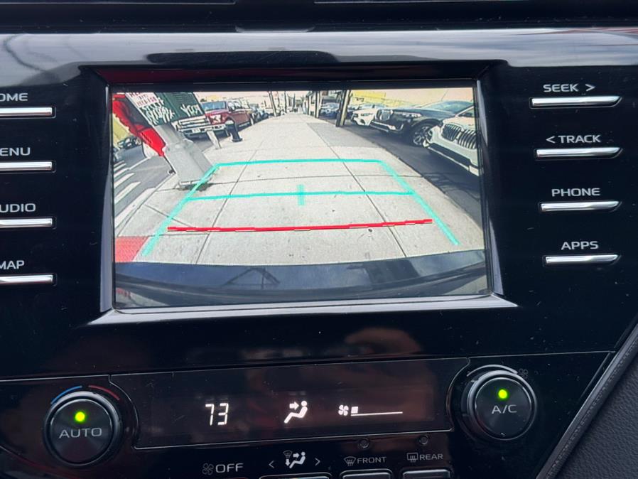 2019 Toyota Camry SE Auto (Natl) photo