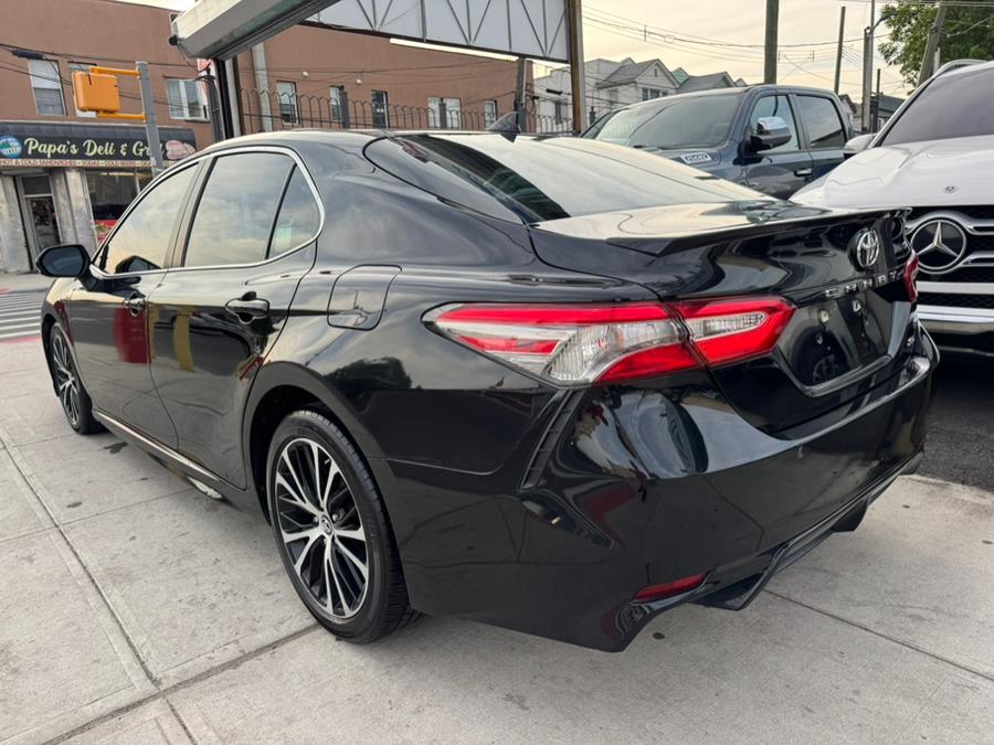 2019 Toyota Camry SE Auto (Natl) photo