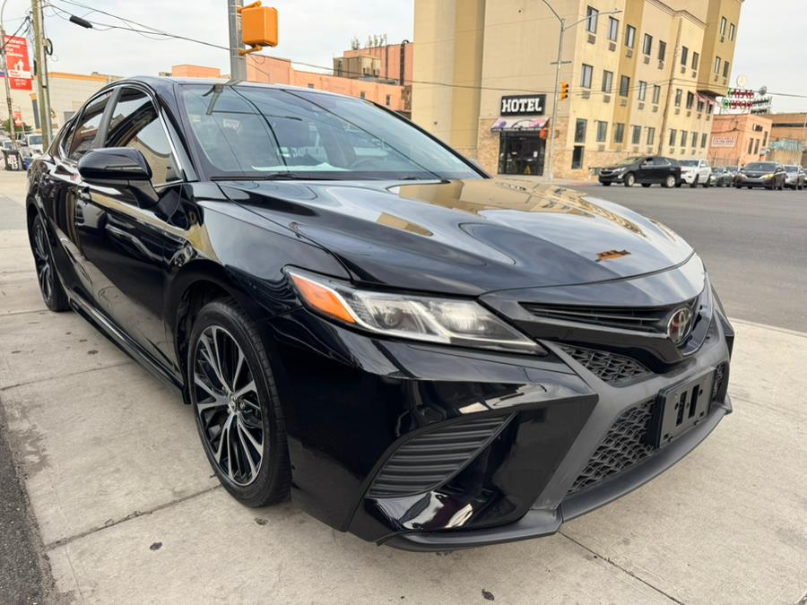 2019 Toyota Camry SE Auto (Natl) photo