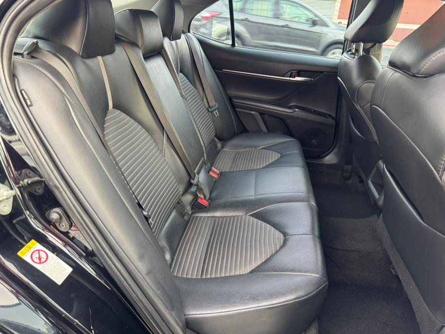 2019 Toyota Camry SE Auto (Natl) photo