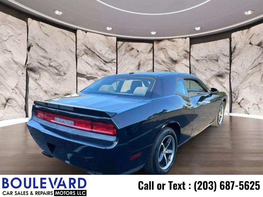 2010 Dodge Challenger SE photo