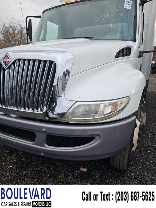 2013 International 4300 4300M7 Regular Cab photo