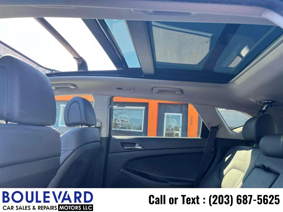 2017 Hyundai Tucson Limited Sport Utility 4D photo