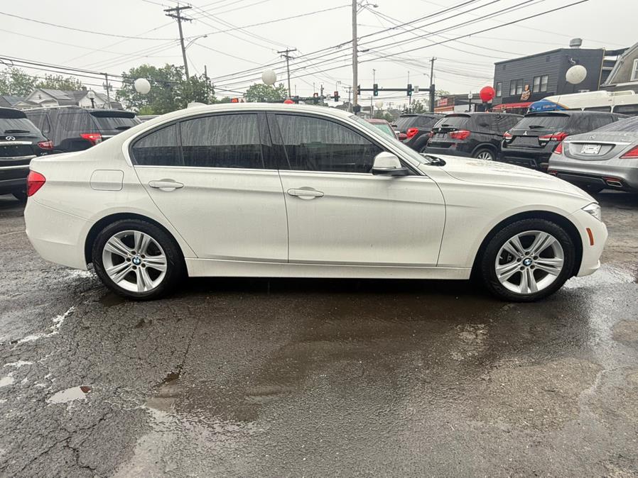 2018 BMW 3-Series 330i xDrive Sedan photo