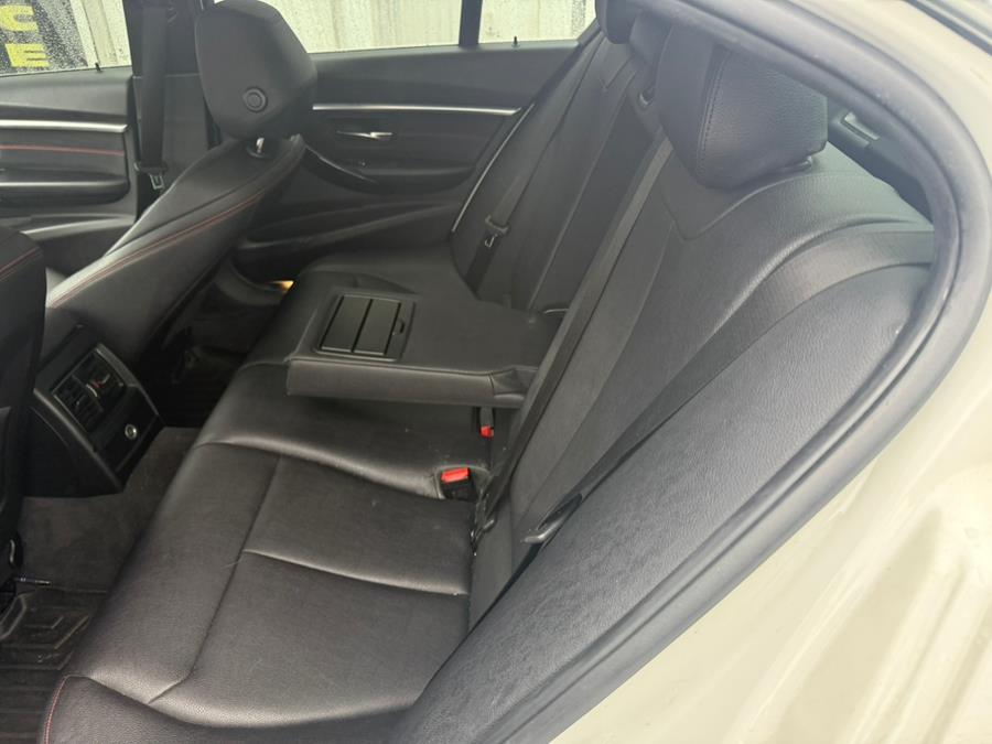 2018 BMW 3-Series 330i xDrive Sedan photo