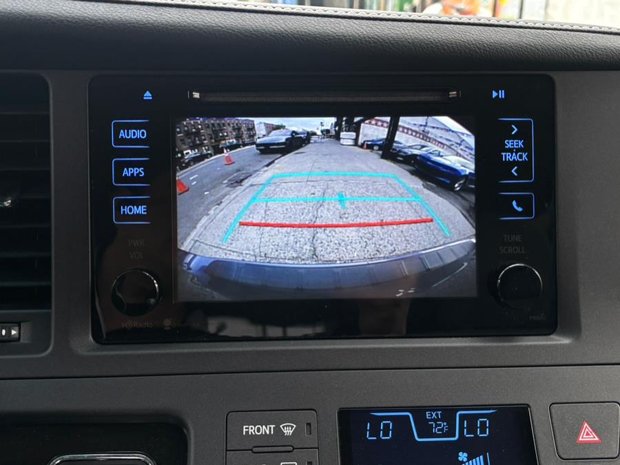 2015 Toyota Sienna 5dr 8-Pass Van XLE FWD (Natl) photo