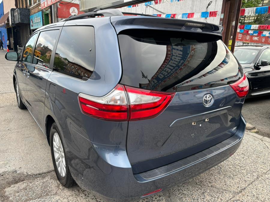 2015 Toyota Sienna 5dr 8-Pass Van XLE FWD (Natl) photo