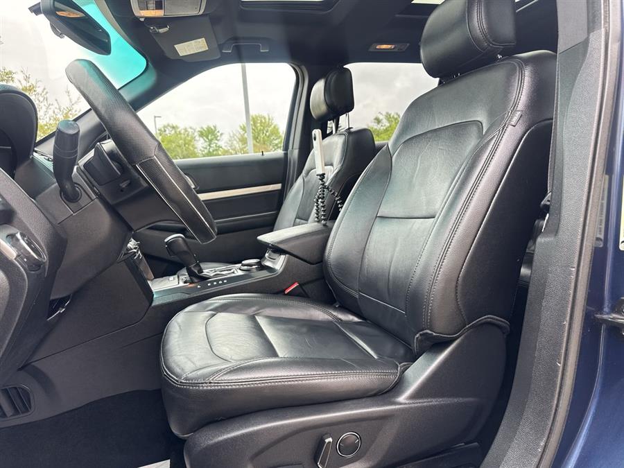 2016 Ford Explorer XLT photo