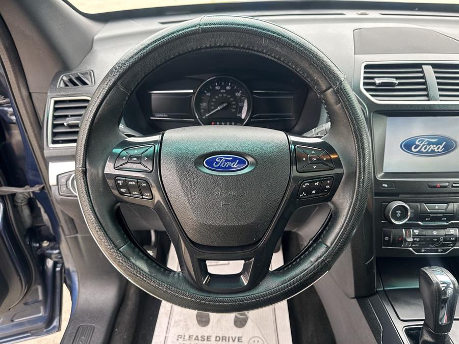 2016 Ford Explorer XLT photo