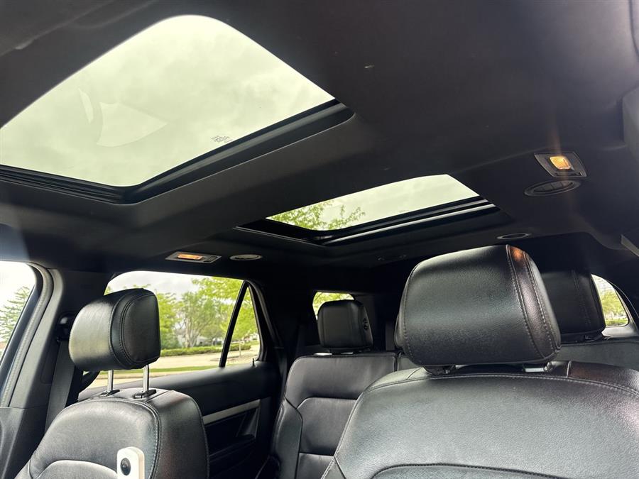 2016 Ford Explorer XLT photo