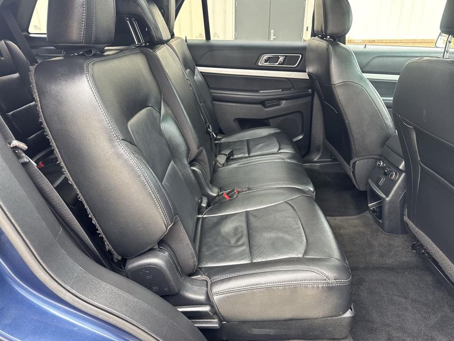 2016 Ford Explorer XLT photo