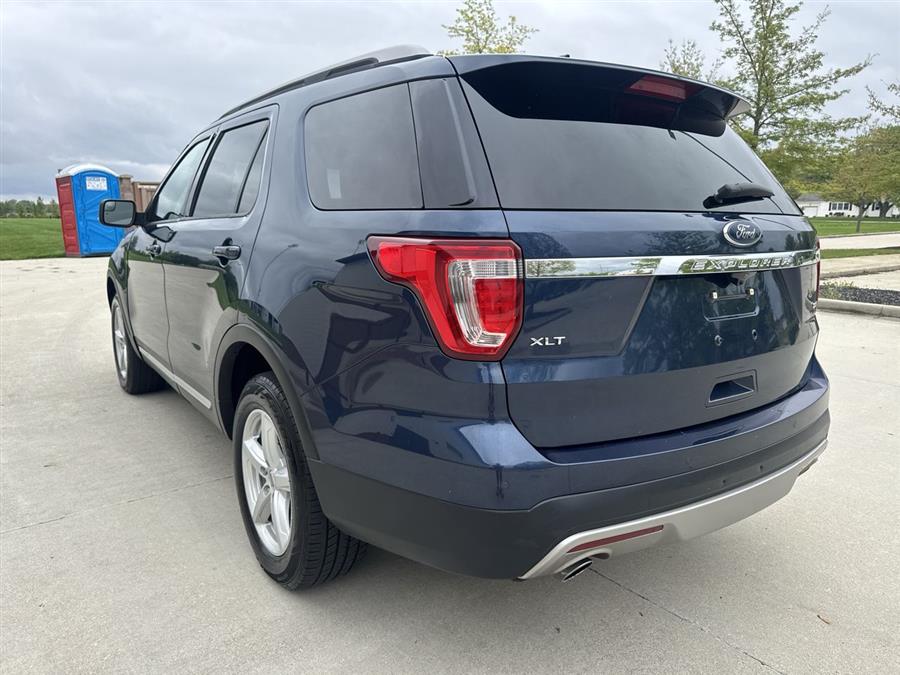 2016 Ford Explorer XLT photo