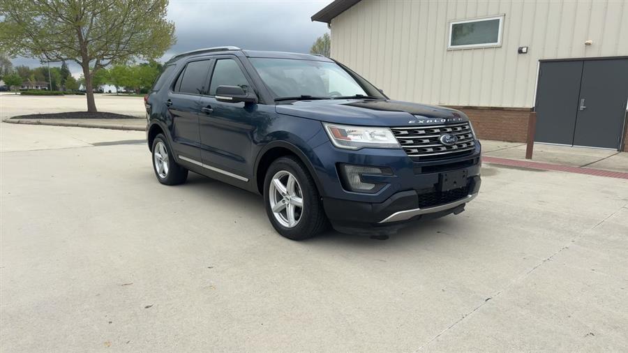 2016 Ford Explorer XLT photo