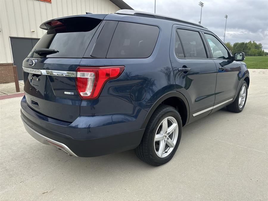 2016 Ford Explorer XLT photo
