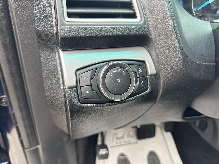 2016 Ford Explorer XLT photo