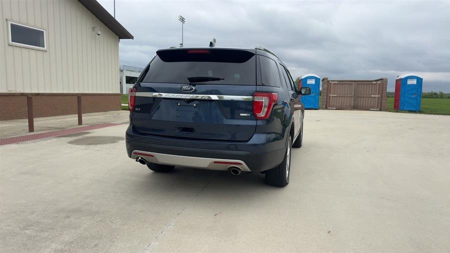 2016 Ford Explorer XLT photo