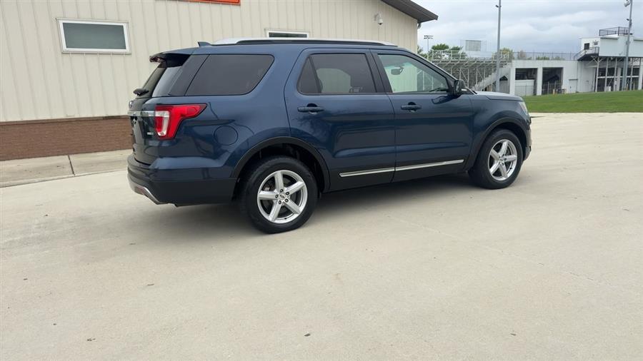 2016 Ford Explorer XLT photo