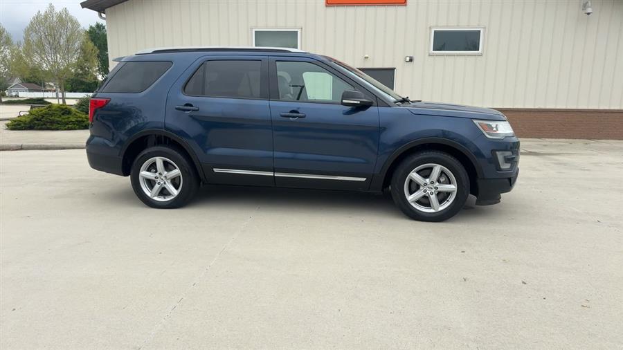 2016 Ford Explorer XLT photo